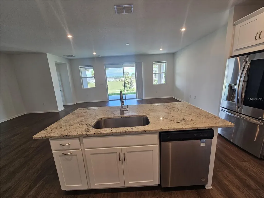 1141 Lakeshore Breeze Place Kissimmee FL 34747
