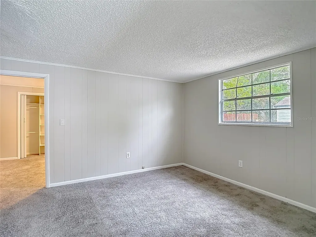 1328 Divot Lane Tampa FL 33612