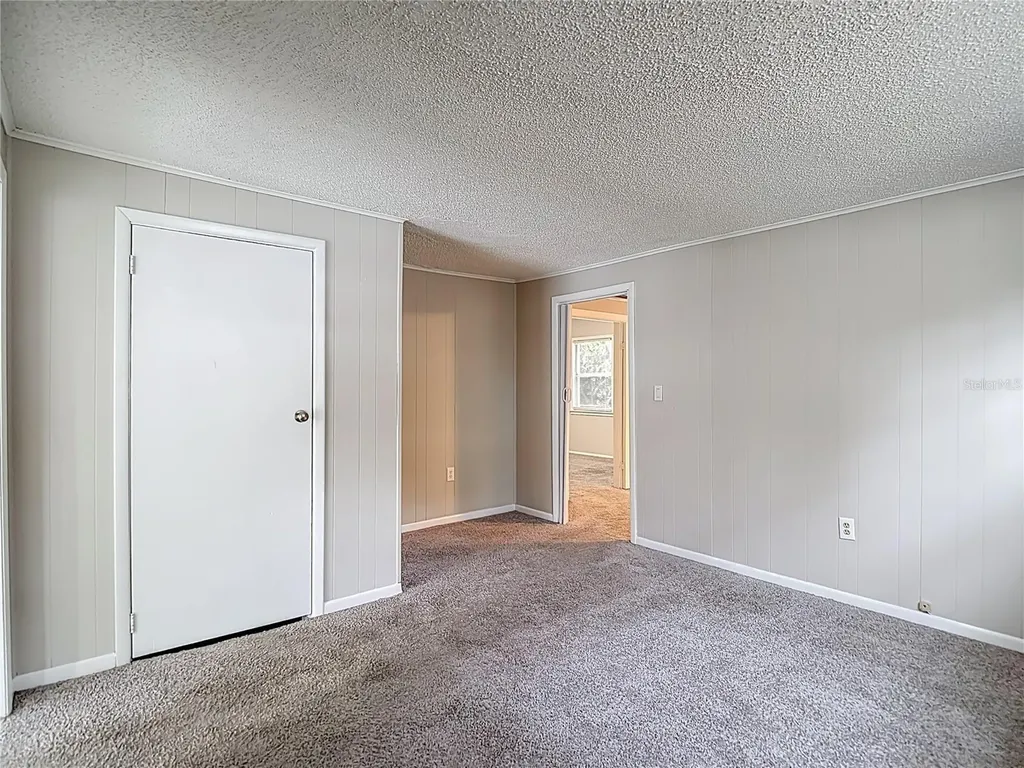 1328 Divot Lane Tampa FL 33612