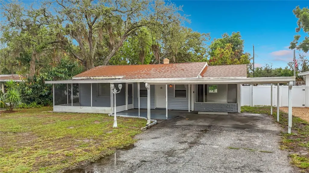 1328 Divot Lane Tampa FL 33612