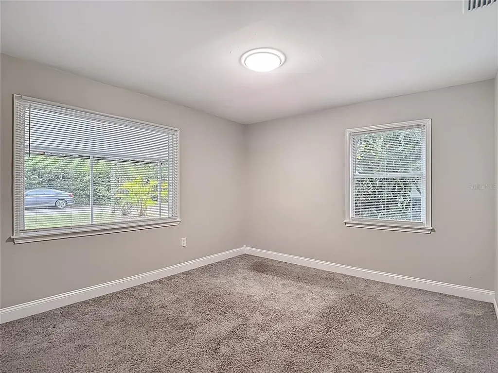 1328 Divot Lane Tampa FL 33612