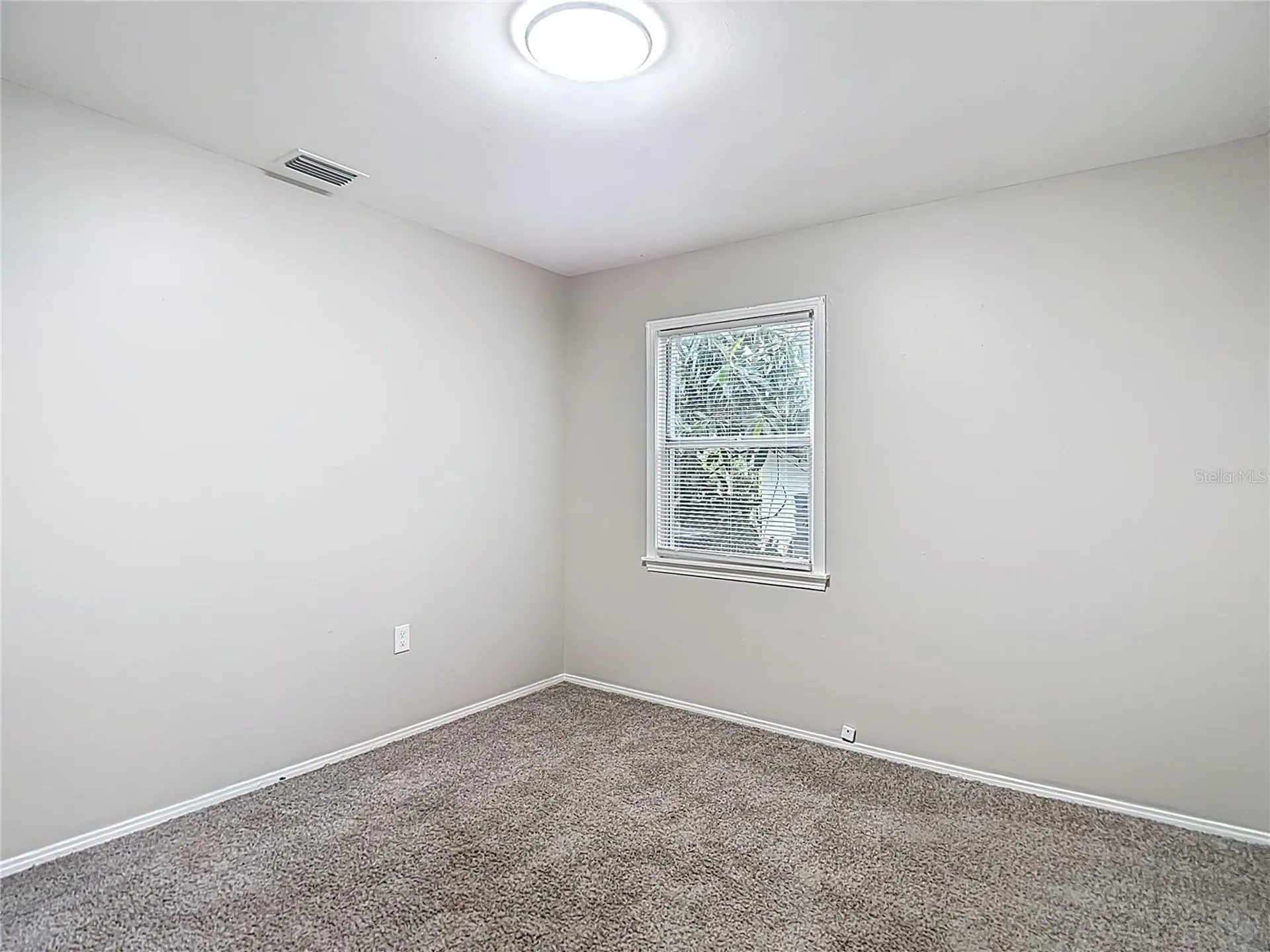 1328 Divot Lane Tampa FL 33612
