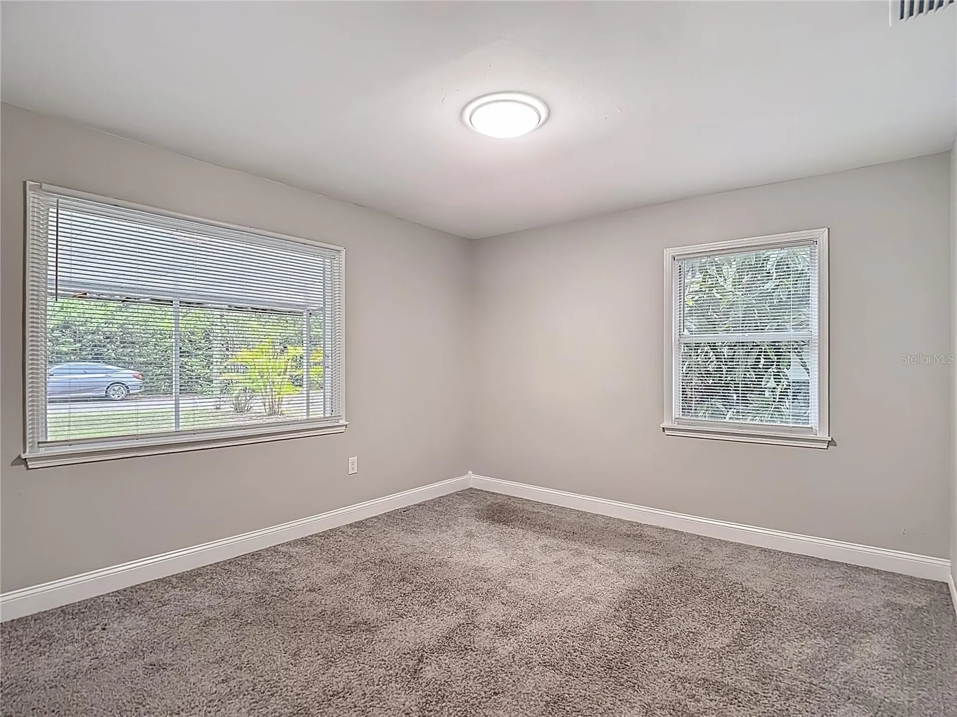 1328 Divot Lane Tampa FL 33612