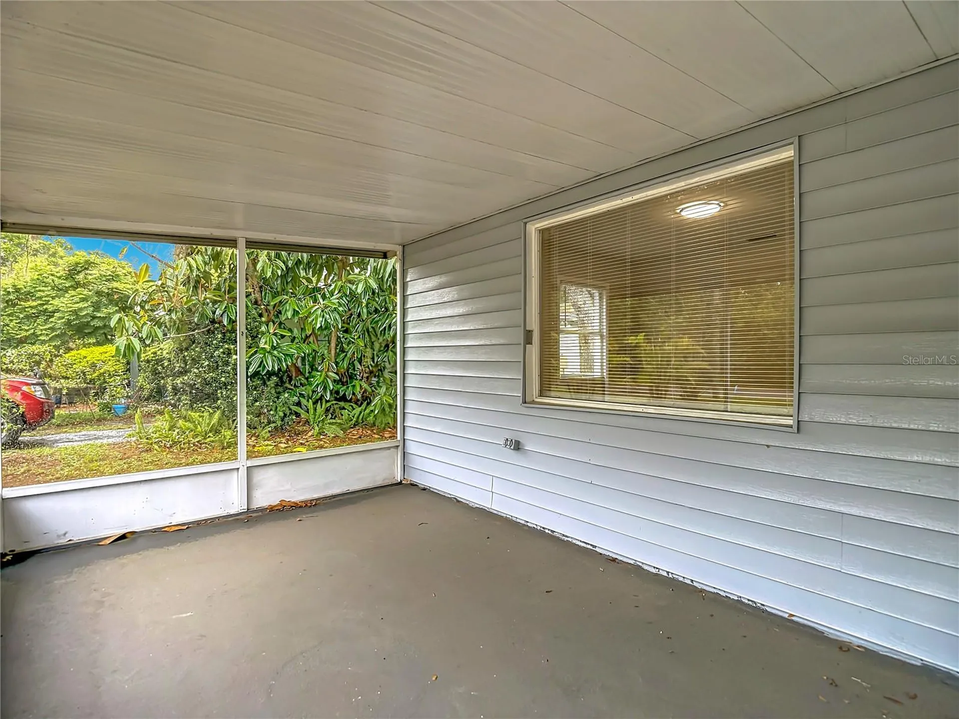 1328 Divot Lane Tampa FL 33612