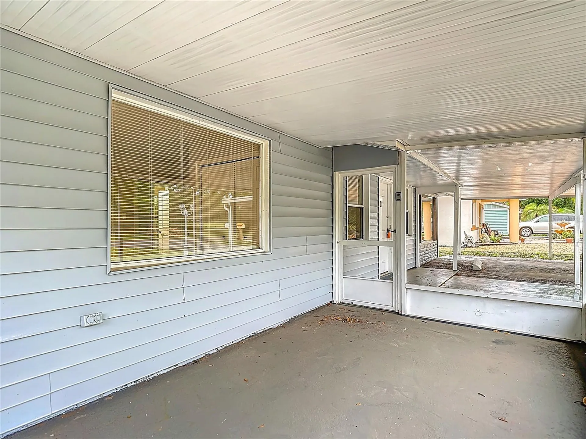 1328 Divot Lane Tampa FL 33612