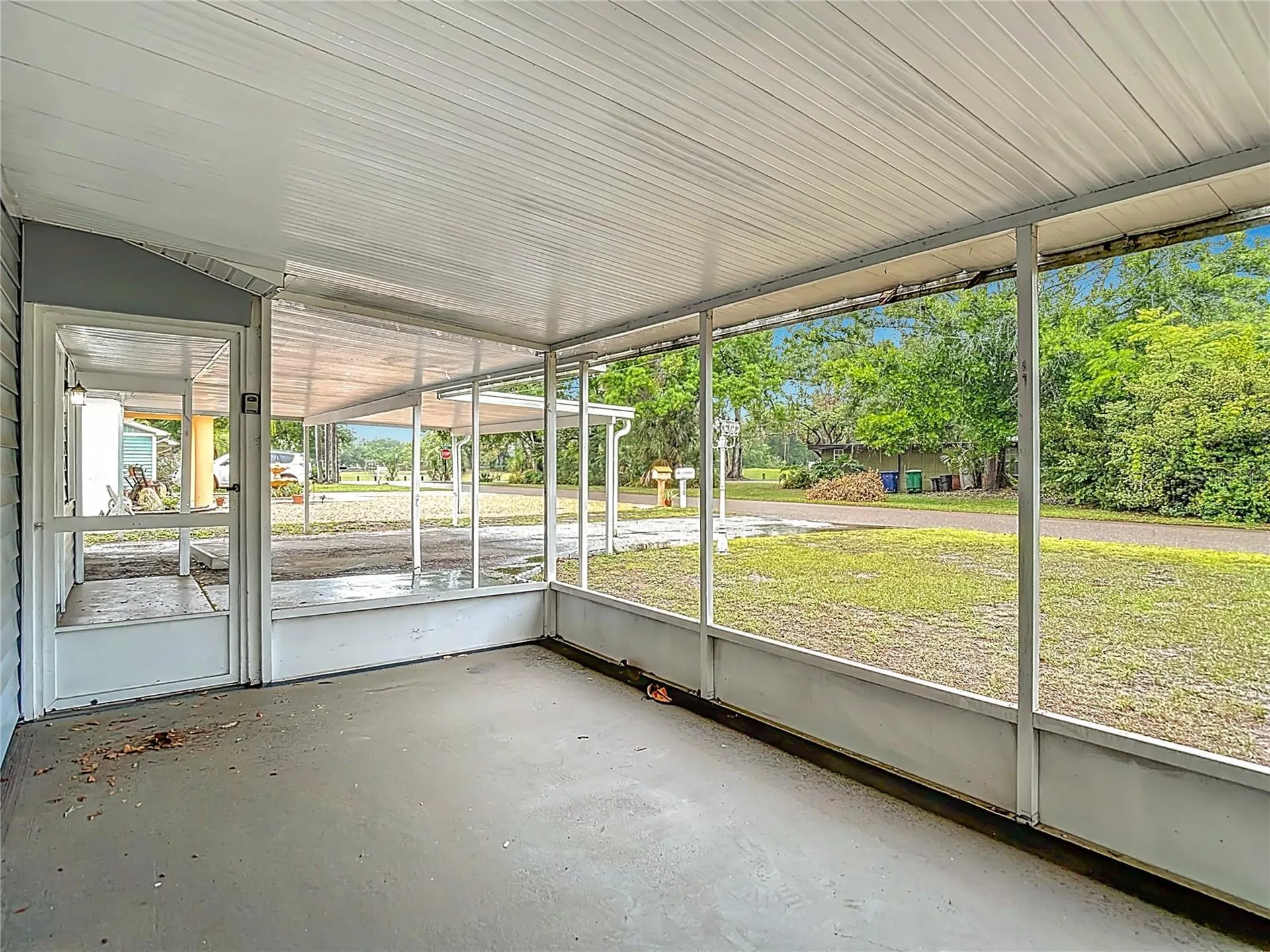 1328 Divot Lane Tampa FL 33612