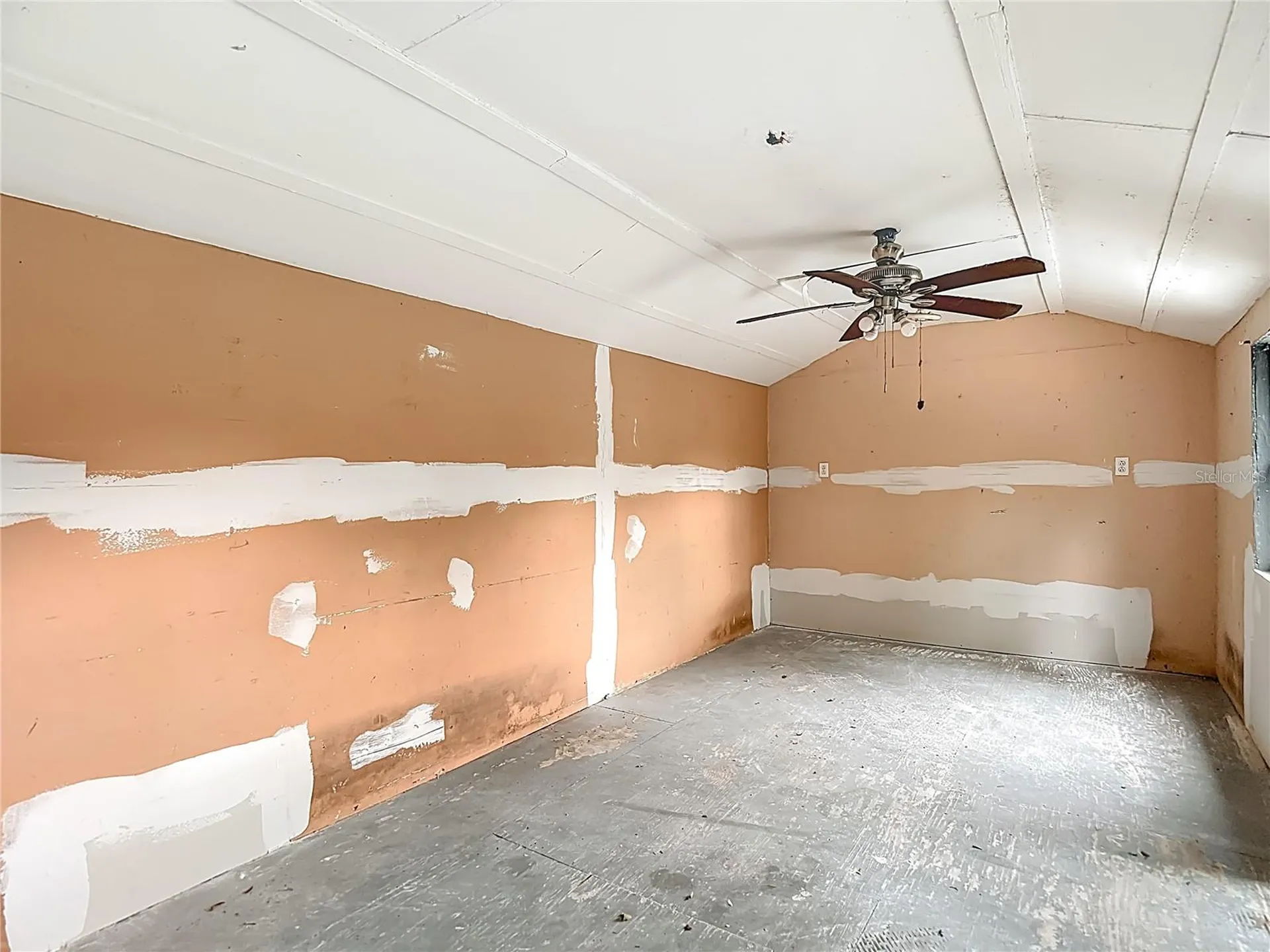 1328 Divot Lane Tampa FL 33612