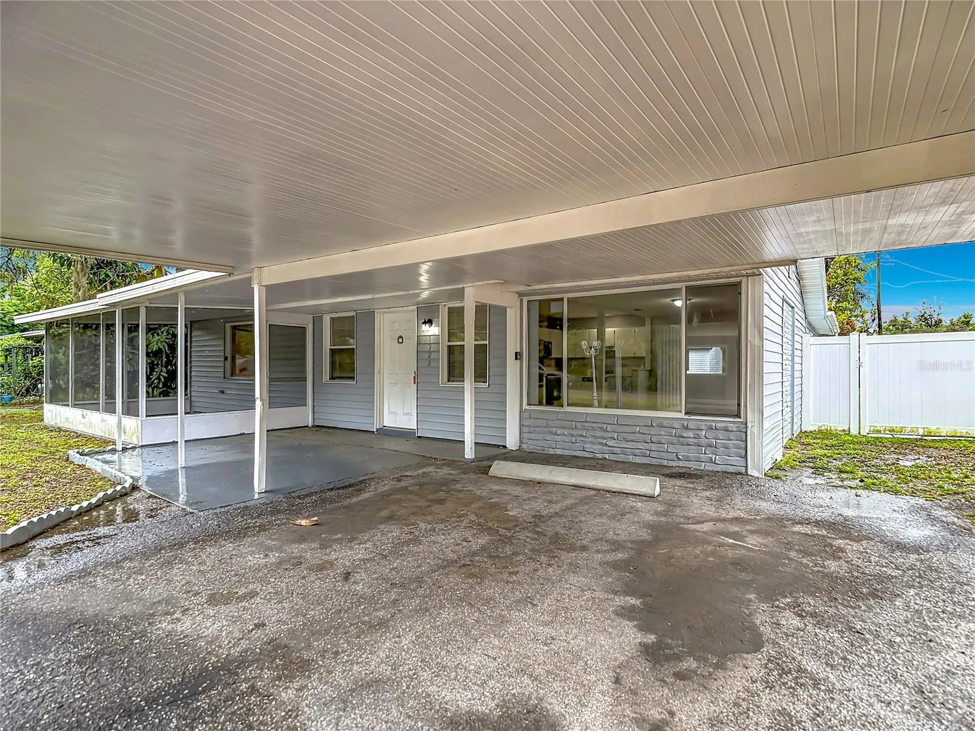 1328 Divot Lane Tampa FL 33612