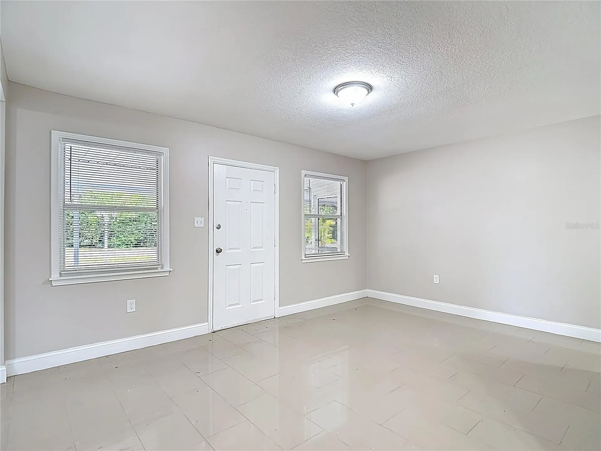 1328 Divot Lane Tampa FL 33612