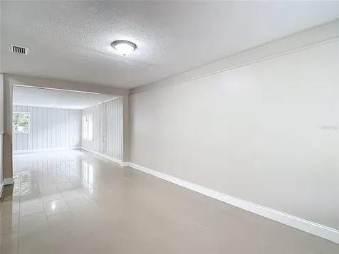 1328 Divot Lane Tampa FL 33612