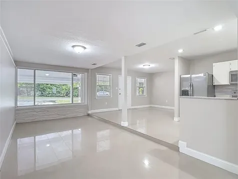 1328 Divot Lane Tampa FL 33612