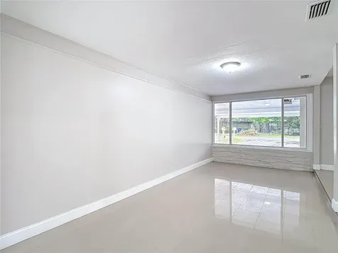1328 Divot Lane Tampa FL 33612