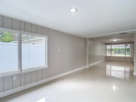 1328 Divot Lane Tampa FL 33612