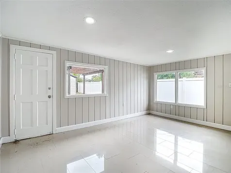 1328 Divot Lane Tampa FL 33612