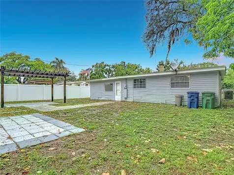 1328 Divot Lane Tampa FL 33612