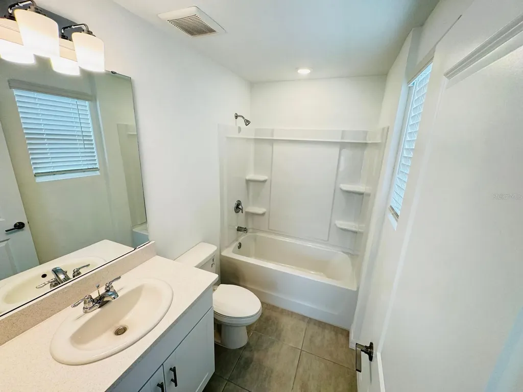 3140 Skyline Loop Kissimmee FL 34758