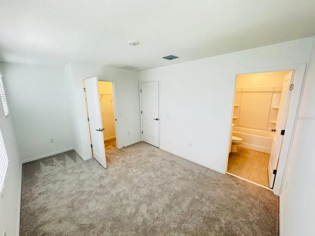 3140 Skyline Loop Kissimmee FL 34758