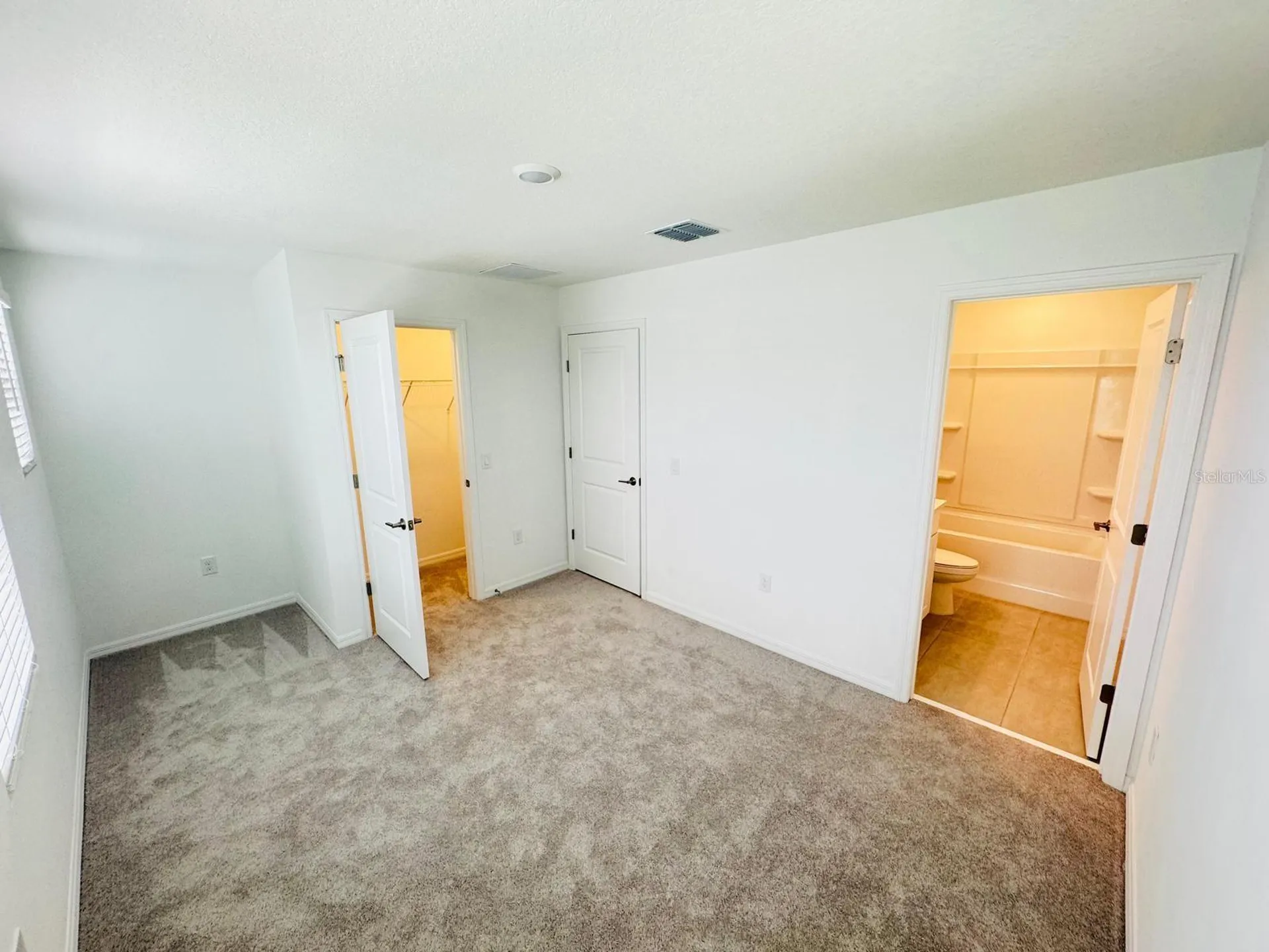 3140 Skyline Loop Kissimmee FL 34758