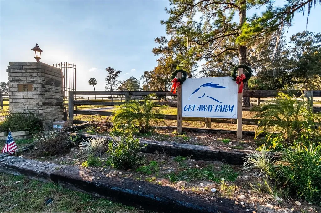5100 W Highway 329 Reddick FL 32686