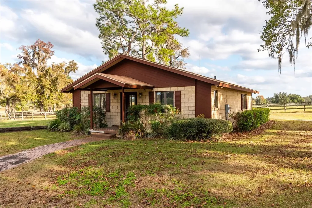 5100 W Highway 329 Reddick FL 32686