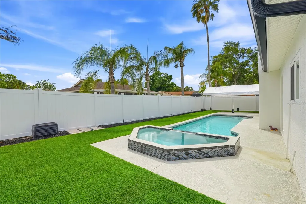 9554 86th Avenue Seminole FL 33777