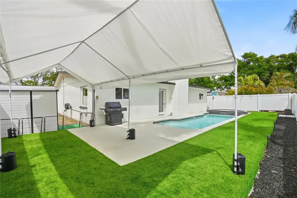 9554 86th Avenue Seminole FL 33777
