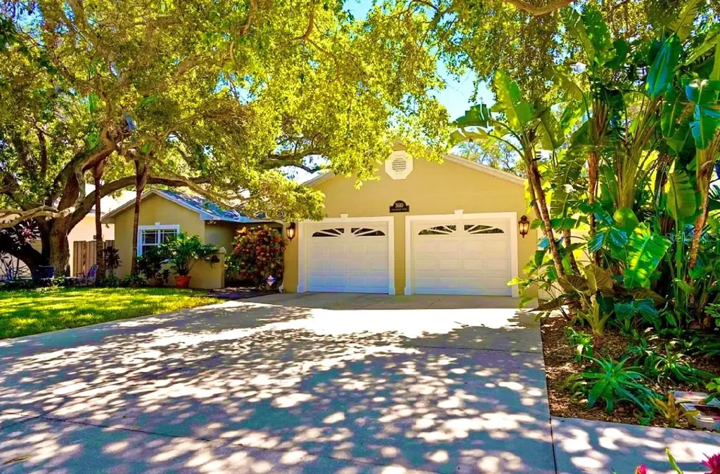 3610 11th Avenue N St Petersburg FL 33713