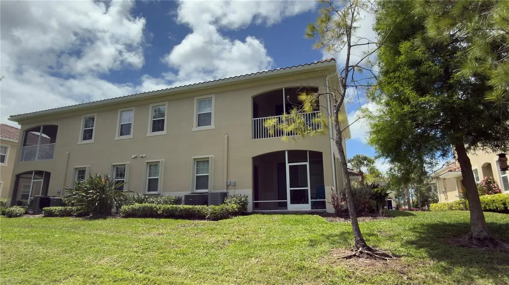 8220 Enclave Way Sarasota FL 34243