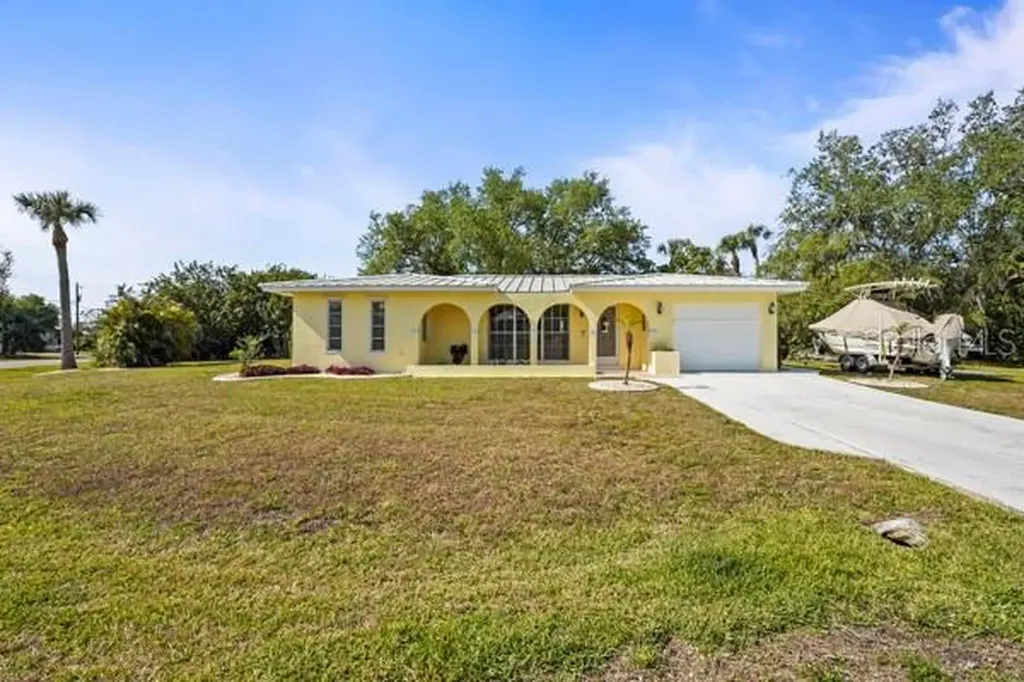 18399 Burkholder Circle Port Charlotte FL 33948