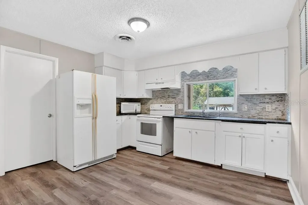5137 Mount Plymouth Road Apopka FL 32712