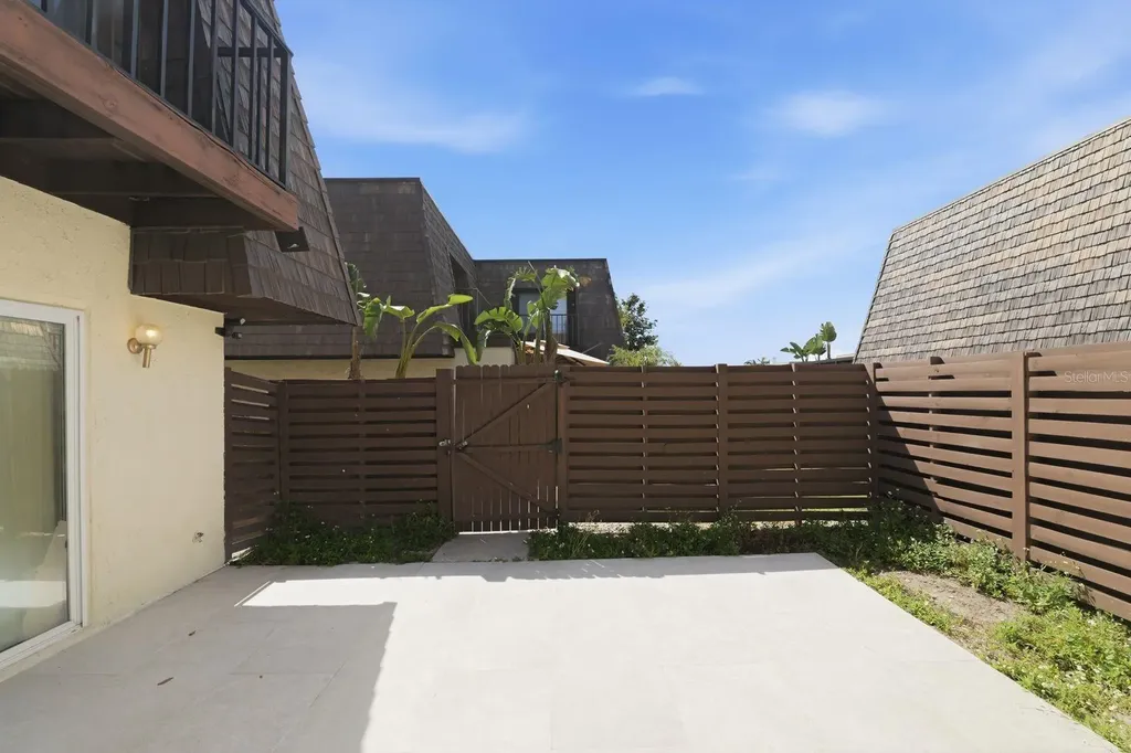 15446 E Pond Woods Drive Tampa FL 33618