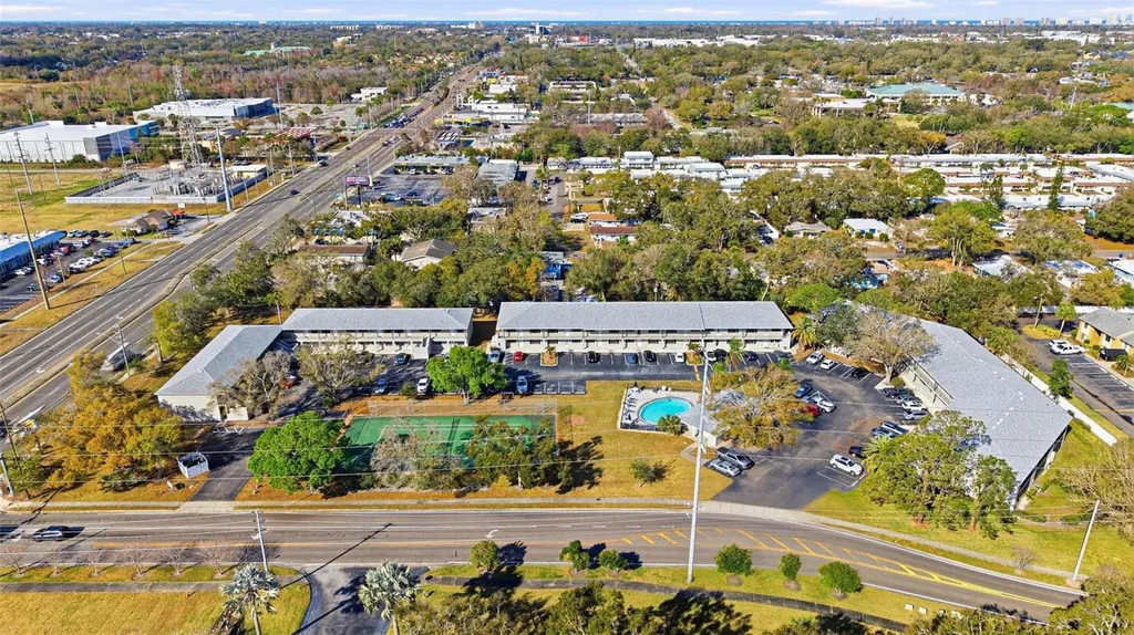 101 Lake Avenue NE Largo FL 33771