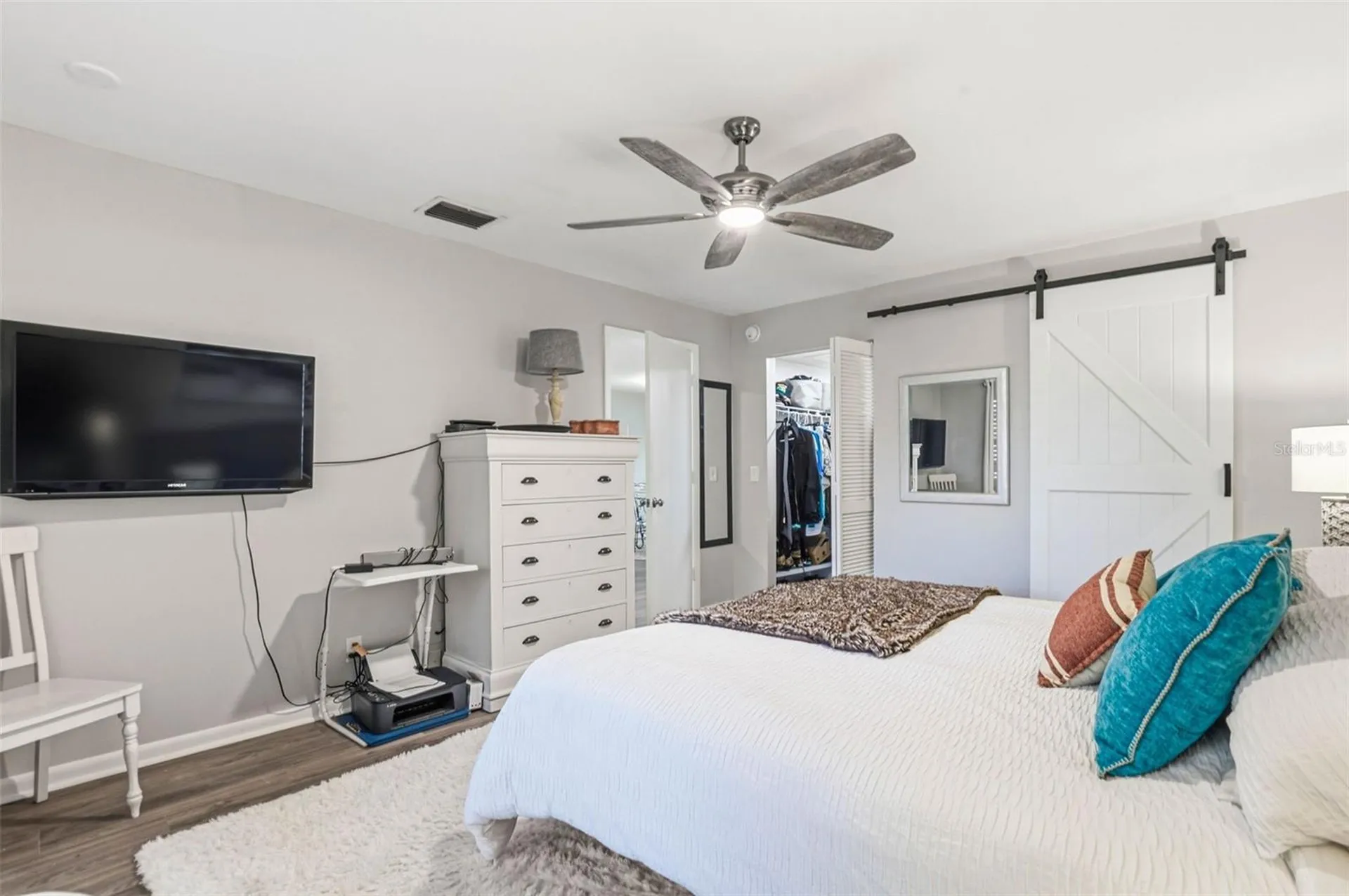 101 Lake Avenue NE Largo FL 33771
