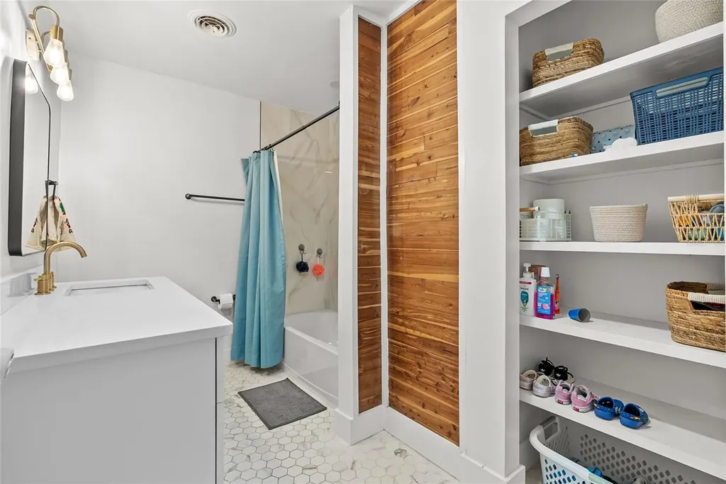 2004 Virginia Drive Bradenton FL 34205