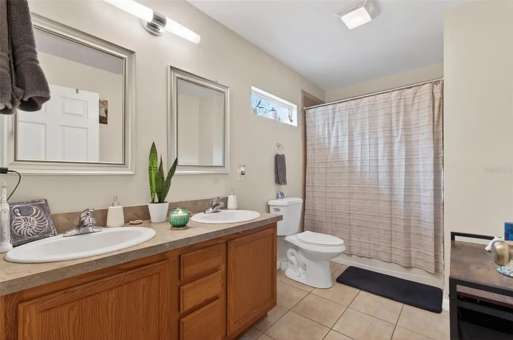 4729 NE 16th Terrace Gainesville FL 32609