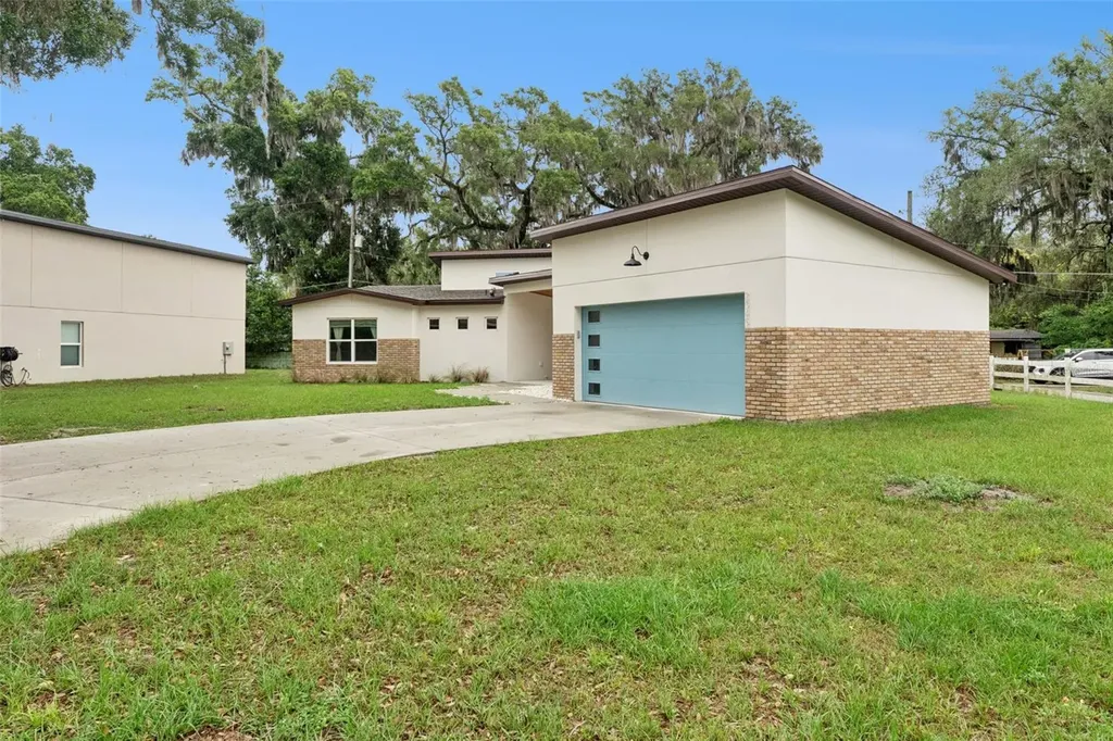 2045 Washington Avenue Sanford FL 32771