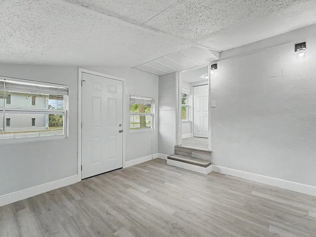 9307 N 16th Street Tampa FL 33612