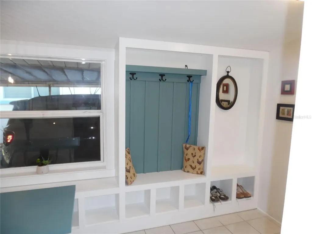 5487 70th Way N St Petersburg FL 33709