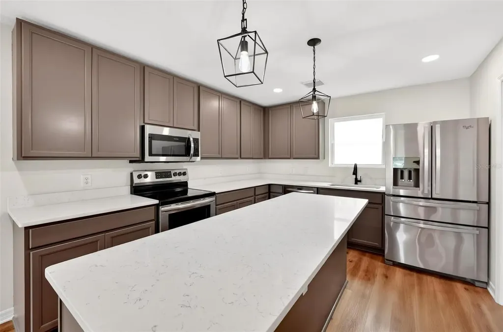 607 Thomas Avenue Leesburg FL 34748