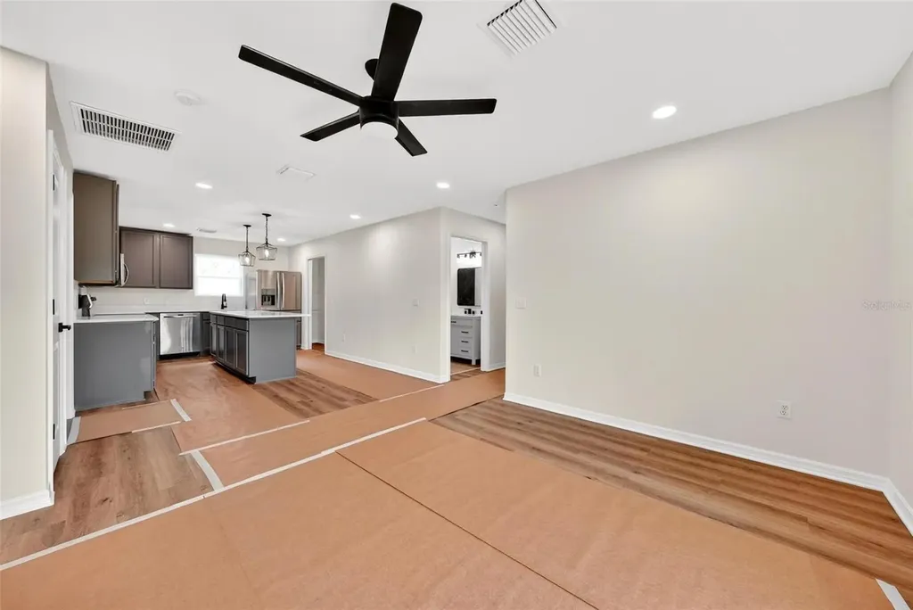 607 Thomas Avenue Leesburg FL 34748