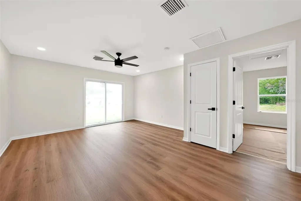 607 Thomas Avenue Leesburg FL 34748