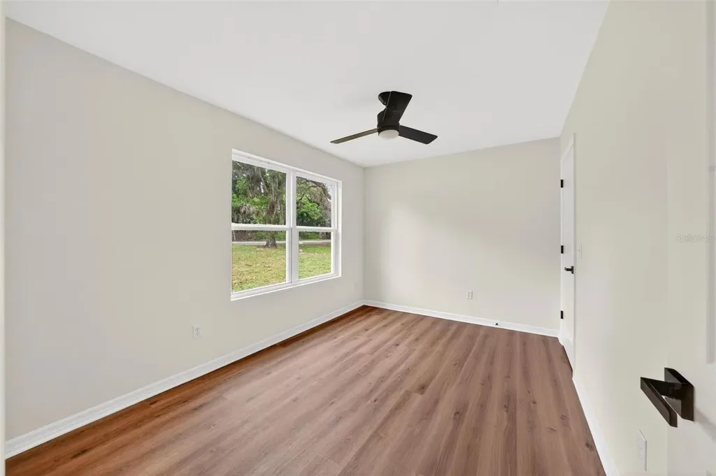 607 Thomas Avenue Leesburg FL 34748