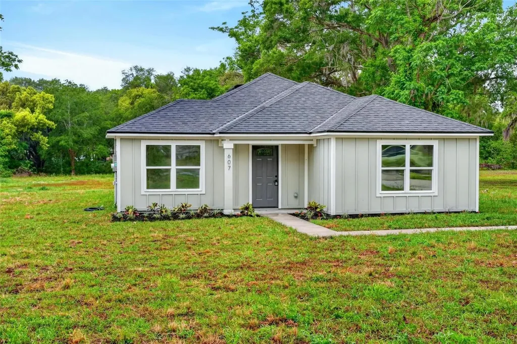 607 Thomas Avenue Leesburg FL 34748