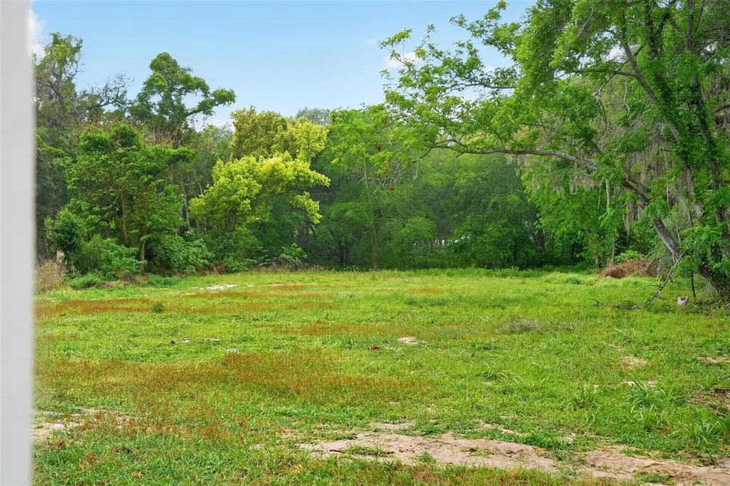 607 Thomas Avenue Leesburg FL 34748