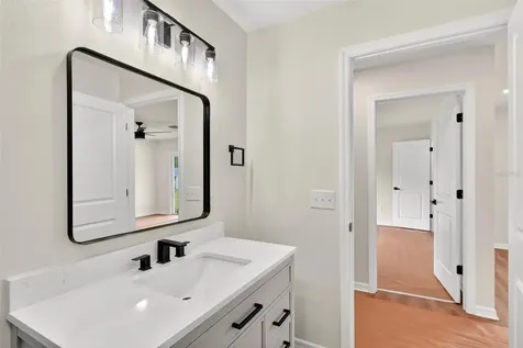 607 Thomas Avenue Leesburg FL 34748