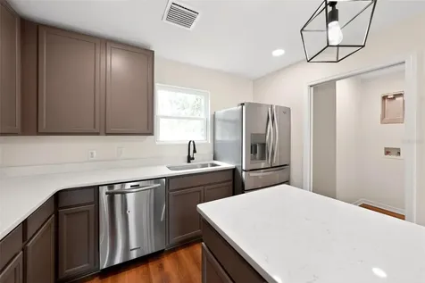 607 Thomas Avenue Leesburg FL 34748