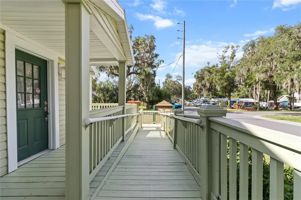 107 NE 4th Street Crystal River FL 34429