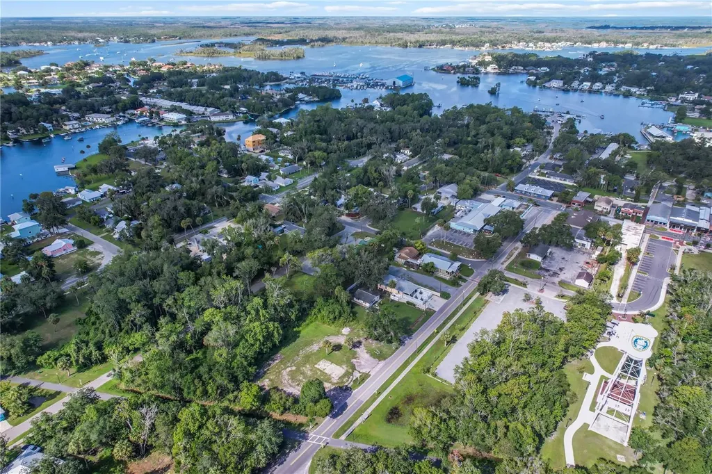 107 NE 4th Street Crystal River FL 34429