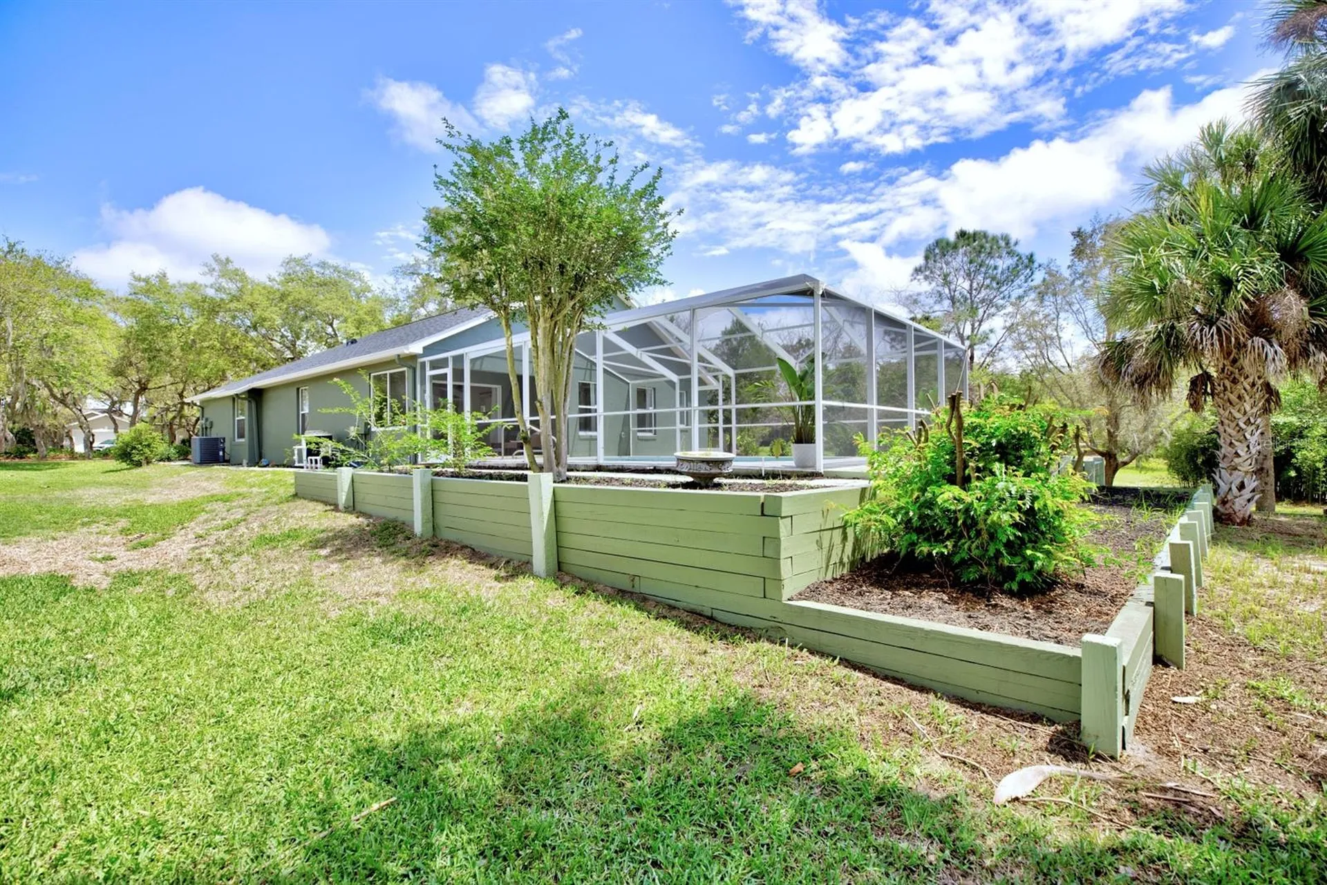 1011 Tequesta Trail Lake Wales FL 33898