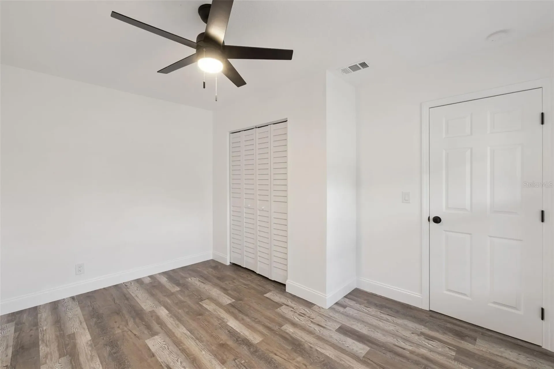 1157 Hampshire Avenue Deltona FL 32725